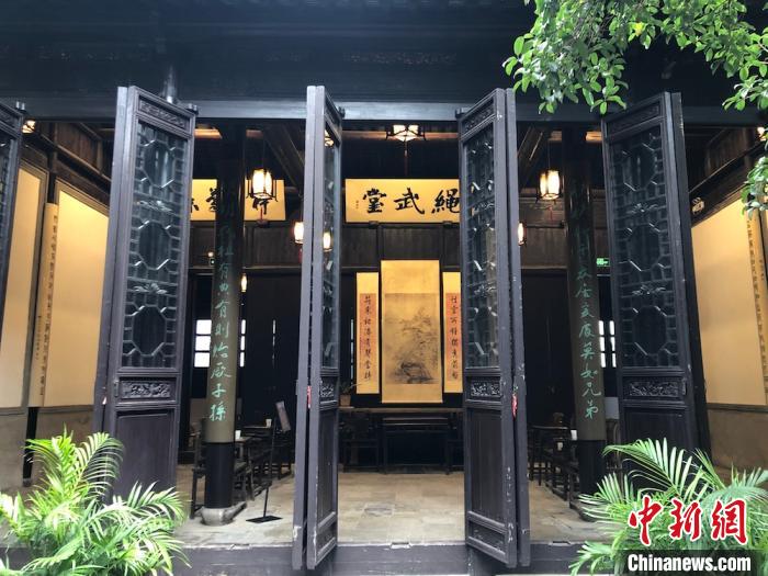 钱钟书诞辰110周年：家乡人“绳武堂”前忆与大师交流过往